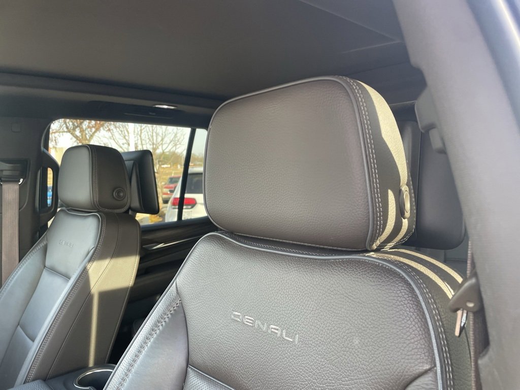 Used 2021 GMC Yukon Denali w/ Denali Ultimate Package image 22