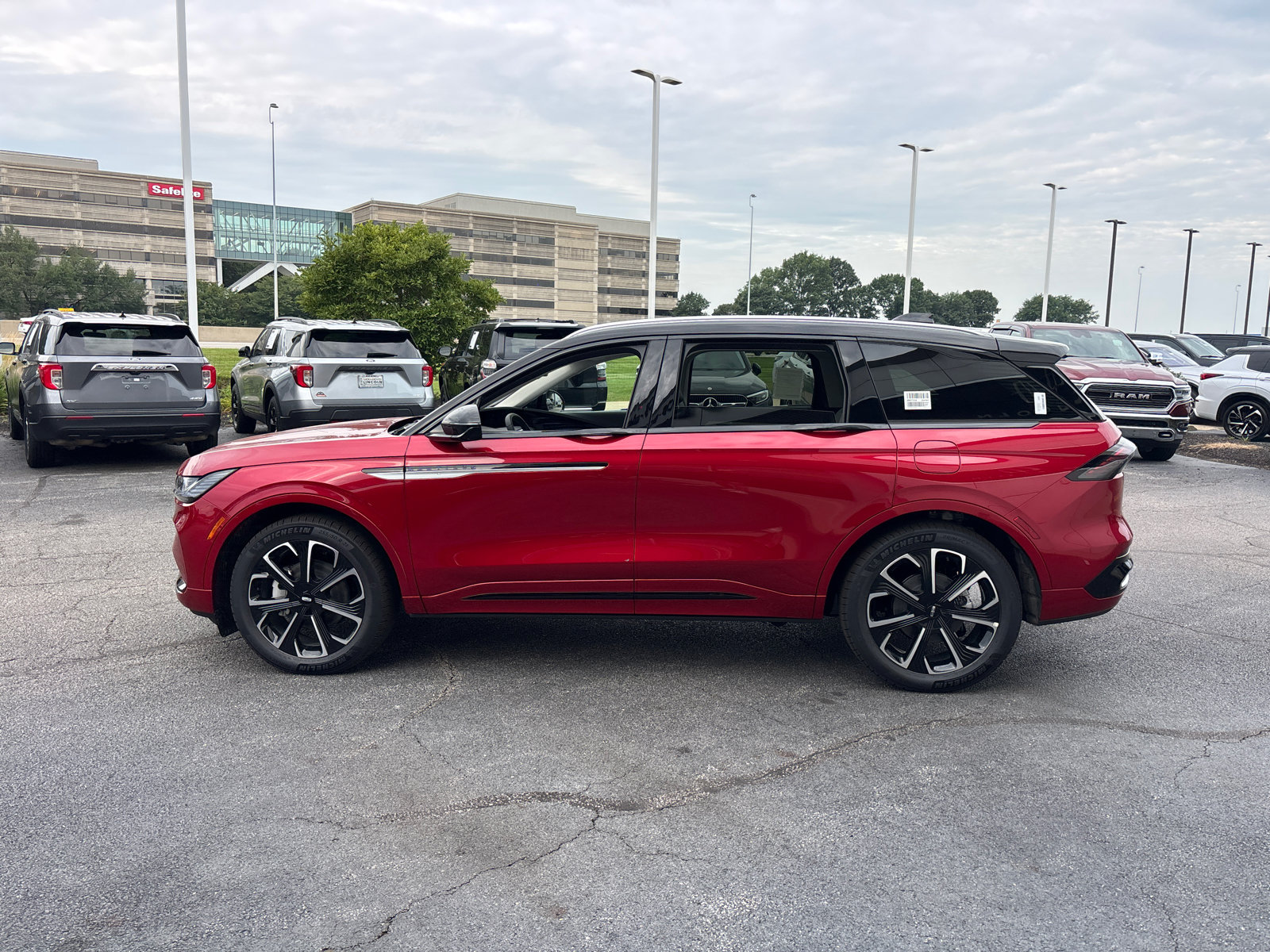New 2026 Lincoln Nautilus Reserve AWD/4WD image 4