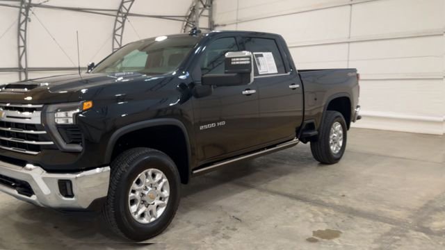 Used 2025 Chevrolet Silverado 2500 LTZ w/ LTZ Convenience Package image 5