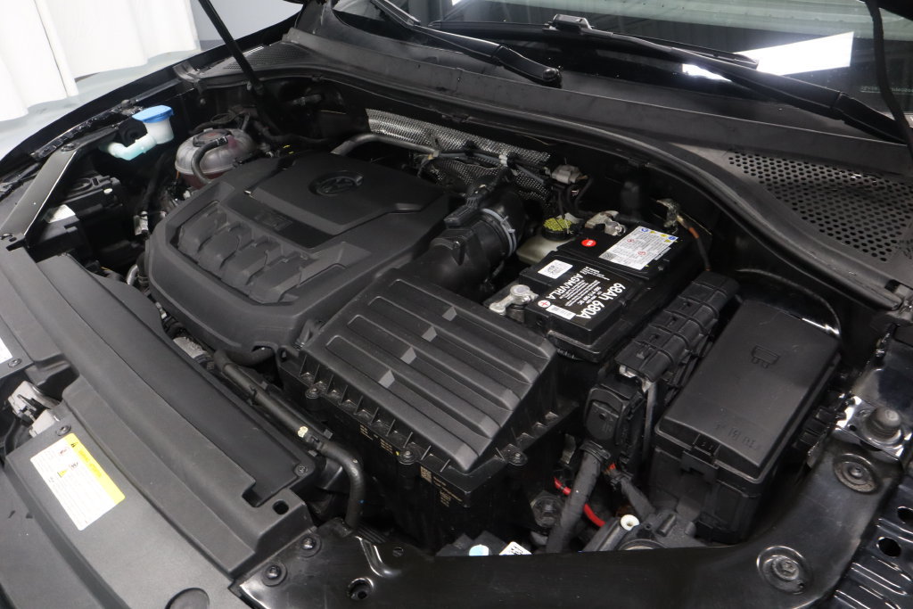 Used 2022 Volkswagen Tiguan SE w/ Panoramic Sunroof Package AWD/4WD image 15