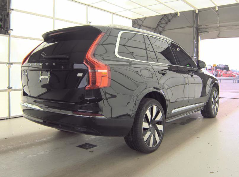 Used 2024 Volvo XC90 T8 Plus AWD/4WD image 2