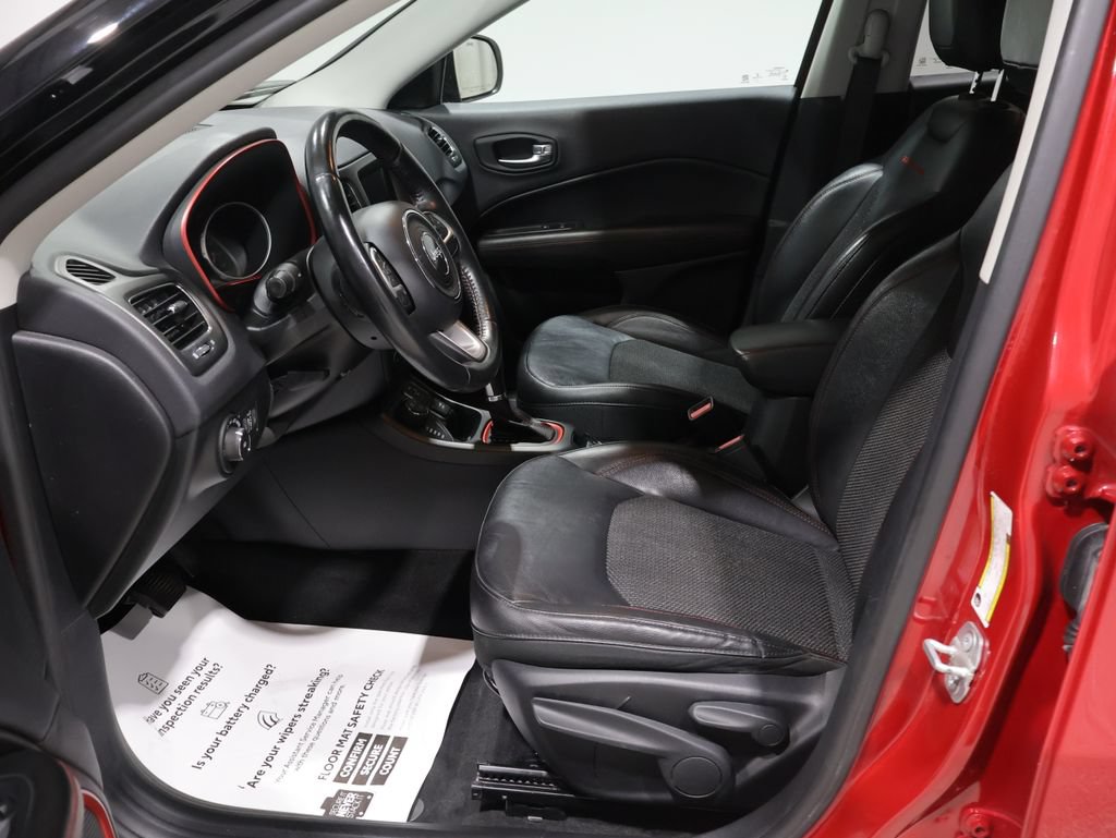 Used 2018 Jeep Compass Trailhawk w/ Cold Weather Group AWD/4WD image 10