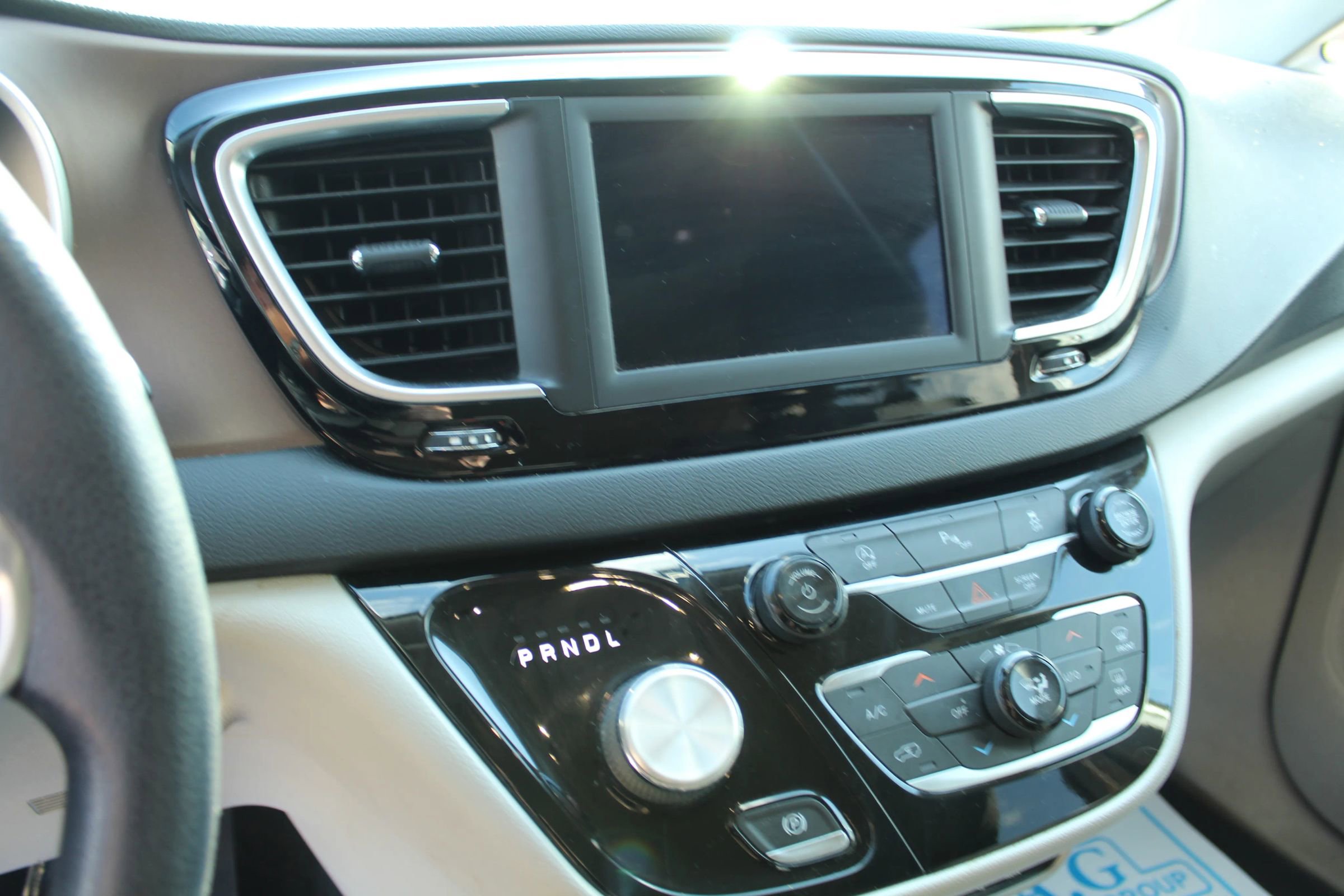 Used 2019 Chrysler Pacifica Touring Plus image 13