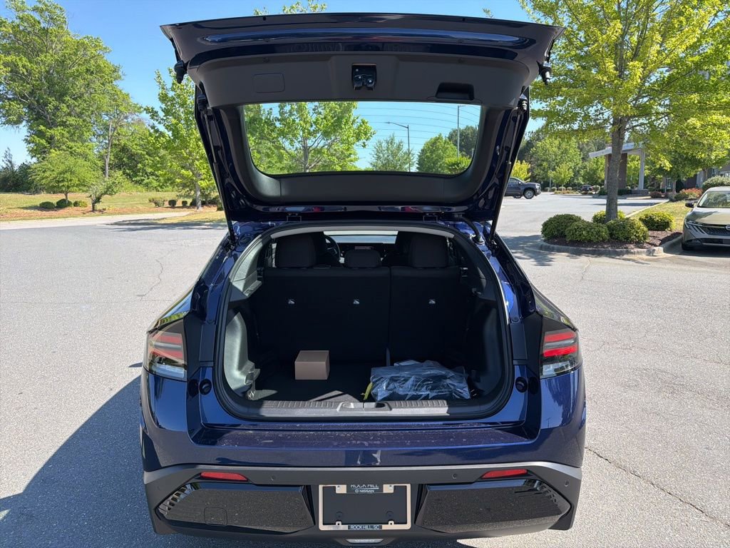 New 2026 Nissan Leaf FWD image 14