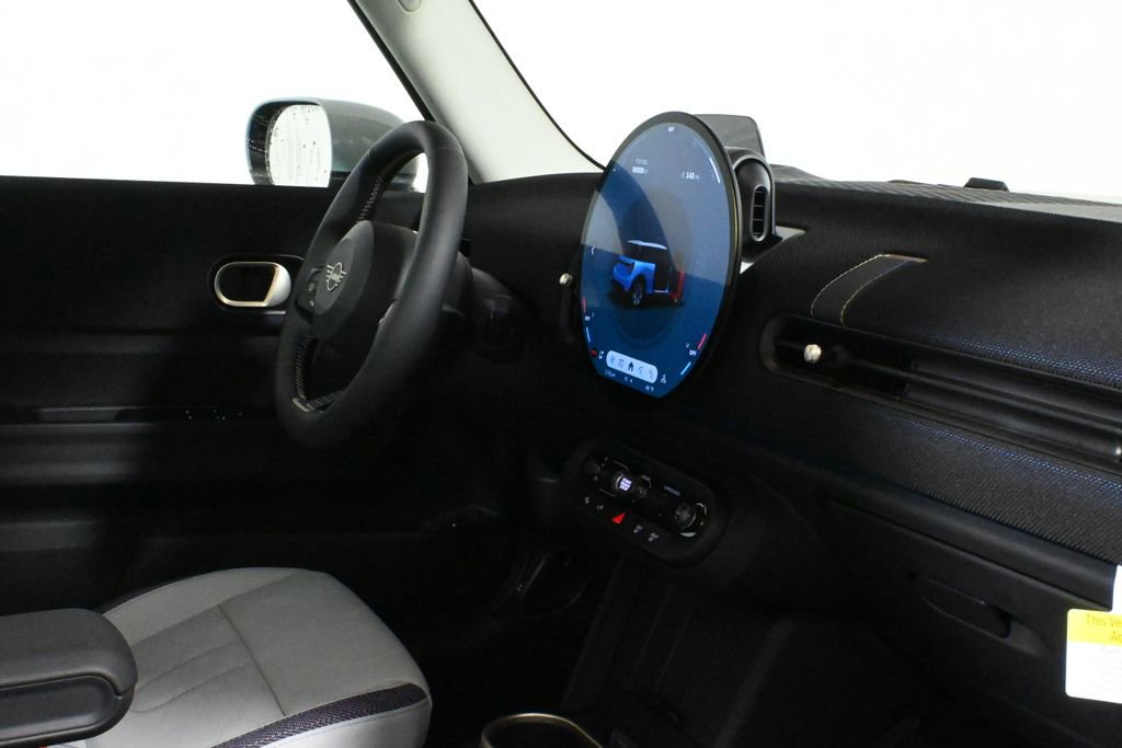 Used 2025 MINI Cooper 2-Door Hardtop image 32