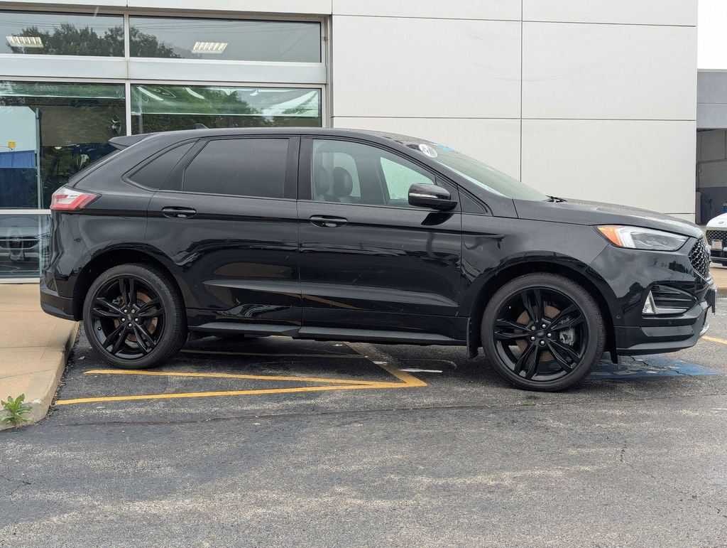 Used 2019 Ford Edge ST w/ Equipment Group 401A AWD/4WD image 2