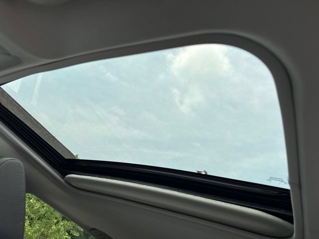 Used 2019 Toyota RAV4 XLE w/ Carpet Mat Package AWD/4WD image 5