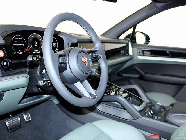 New 2025 Porsche Cayenne S AWD/4WD image 4