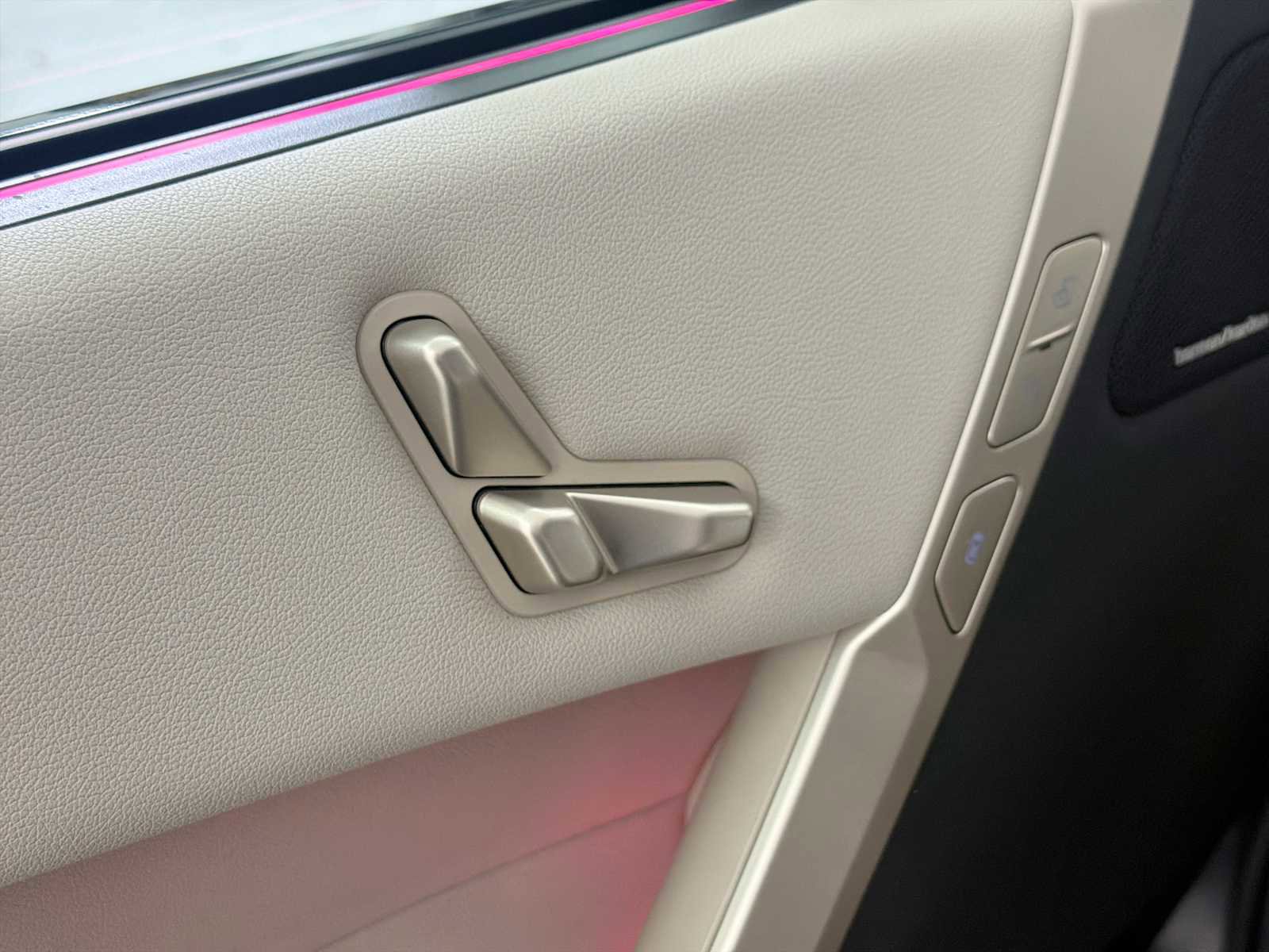 Certified 2026 BMW iX xDrive60 image 14