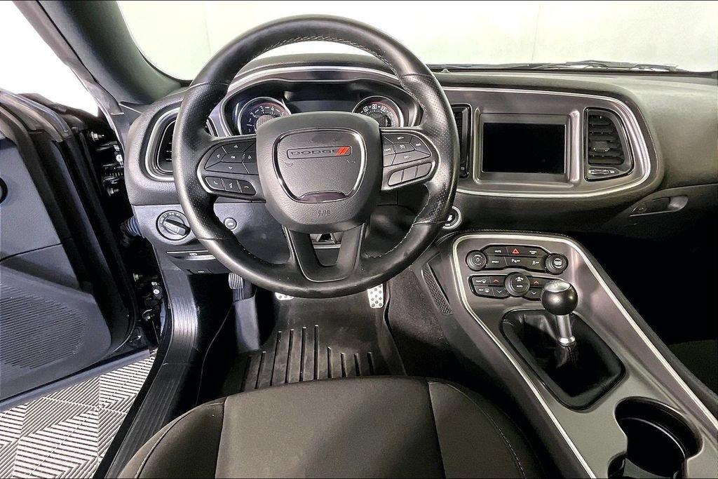 Used 2020 Dodge Challenger R/T RWD image 8
