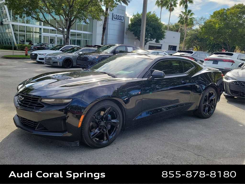 Used 2022 Chevrolet Camaro LT w/ Technology Package image 4