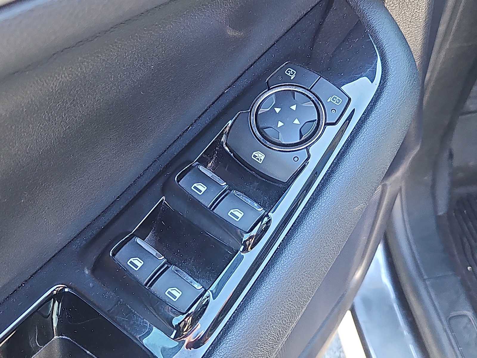 Used 2020 Ford Edge SEL w/ Convenience Package image 25