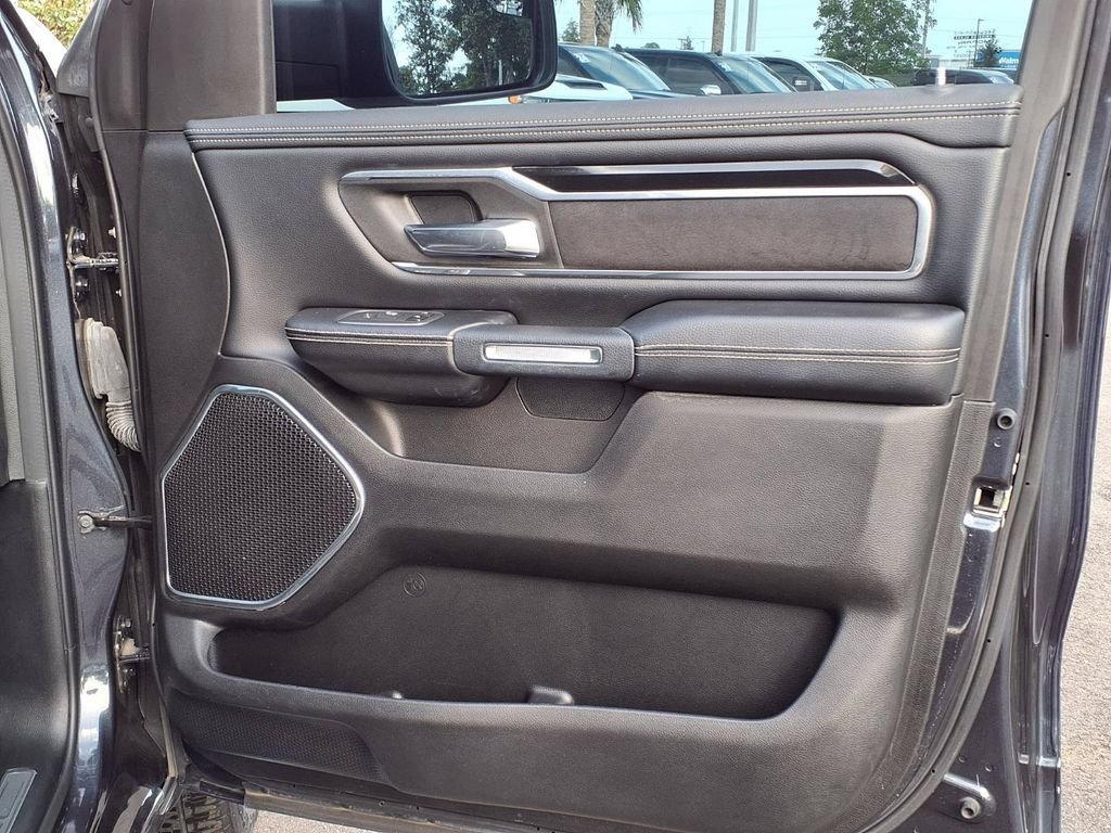 Used 2021 RAM 1500 Laramie w/ Sport Appearance Package AWD/4WD image 13