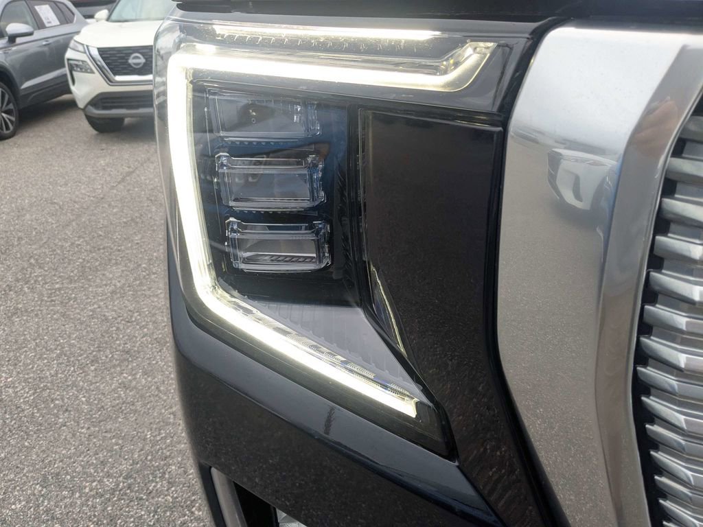 Used 2024 GMC Yukon Denali AWD/4WD image 10