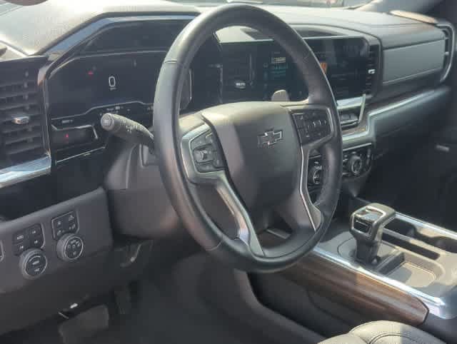 Used 2024 Chevrolet Silverado 1500 LT Trail Boss AWD/4WD image 9