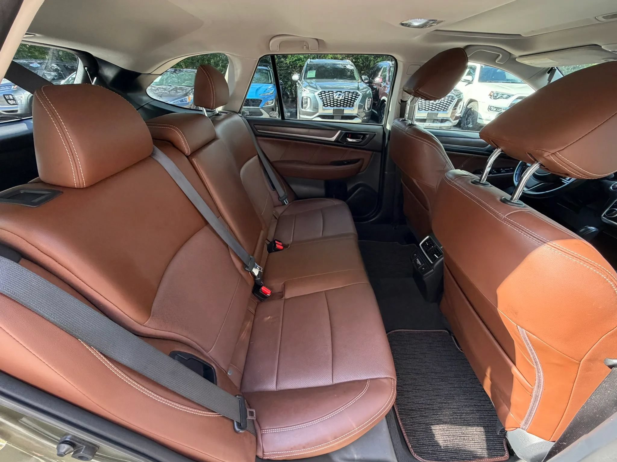 Used 2018 Subaru Outback 3.6R Touring AWD/4WD image 13