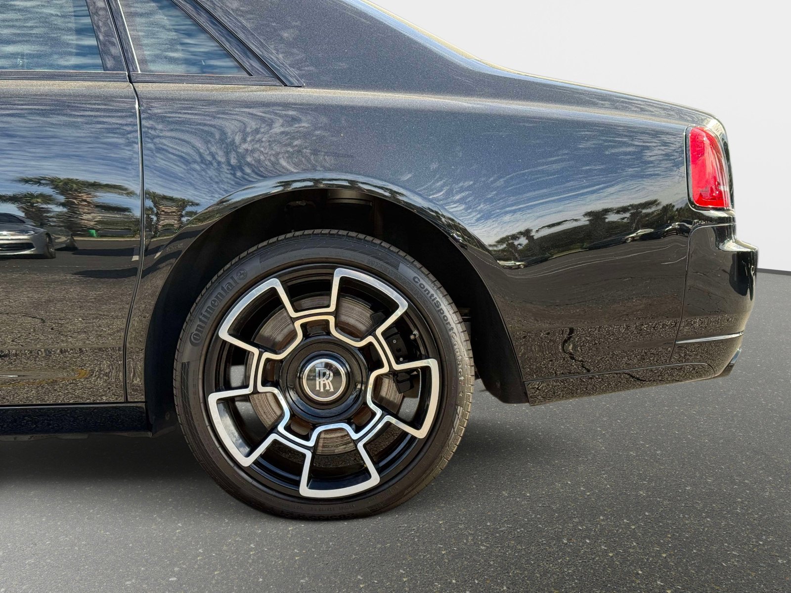 Used 2020 Rolls-Royce Ghost Black Badge image 15