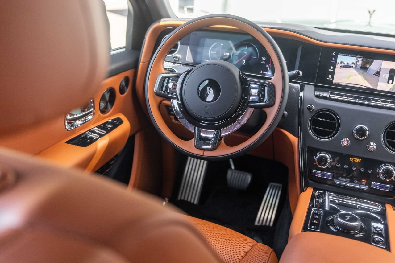Certified 2025 Rolls-Royce Cullinan Black Badge w/ Leather Finishing Pack AWD/4WD image 40