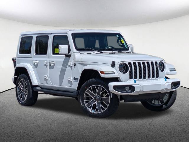 Used 2023 Jeep Wrangler Unlimited Sahara AWD/4WD image 14
