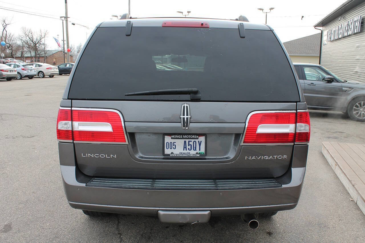 Used 2013 Lincoln Navigator 4WD w/ HD Trailer Tow Pkg image 4