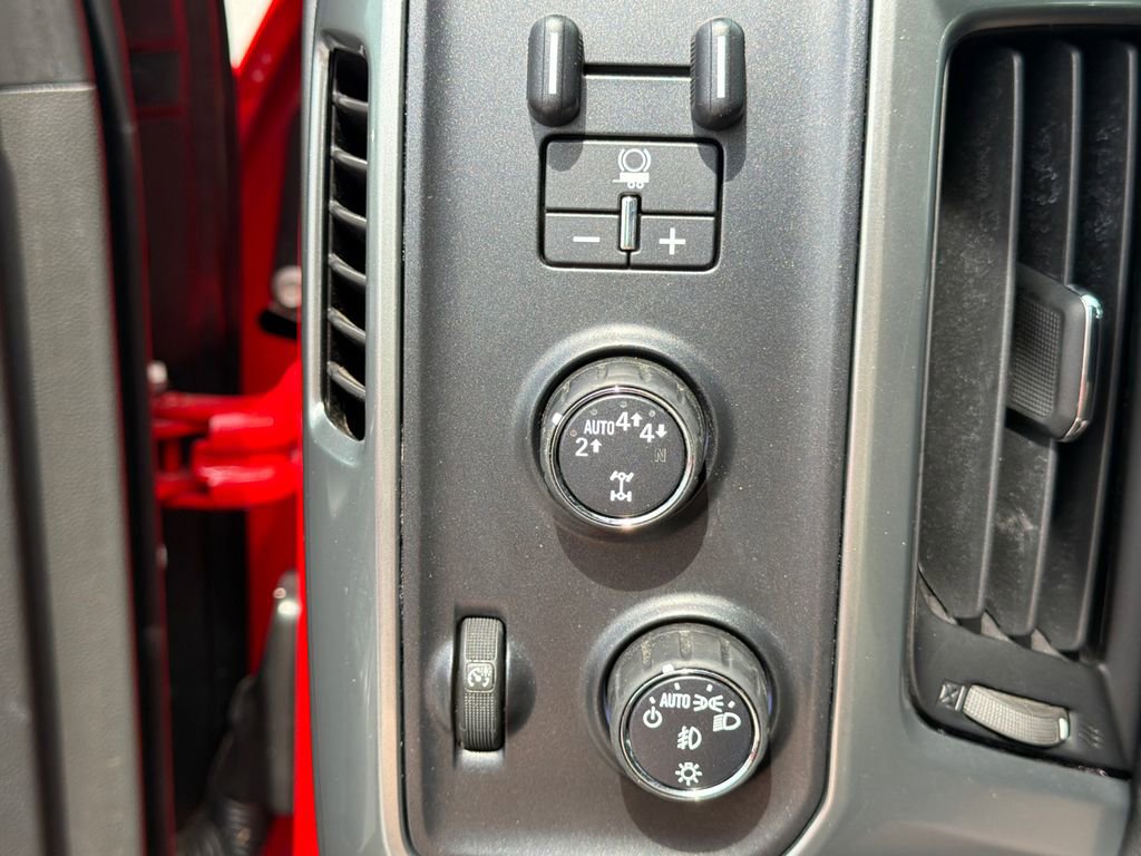 Used 2017 Chevrolet Silverado 1500 LT w/ All Star Edition AWD/4WD image 33