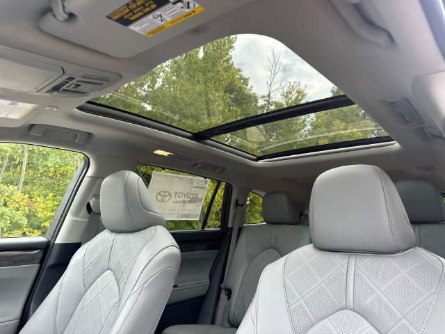 New 2026 Toyota Highlander Platinum AWD/4WD image 29