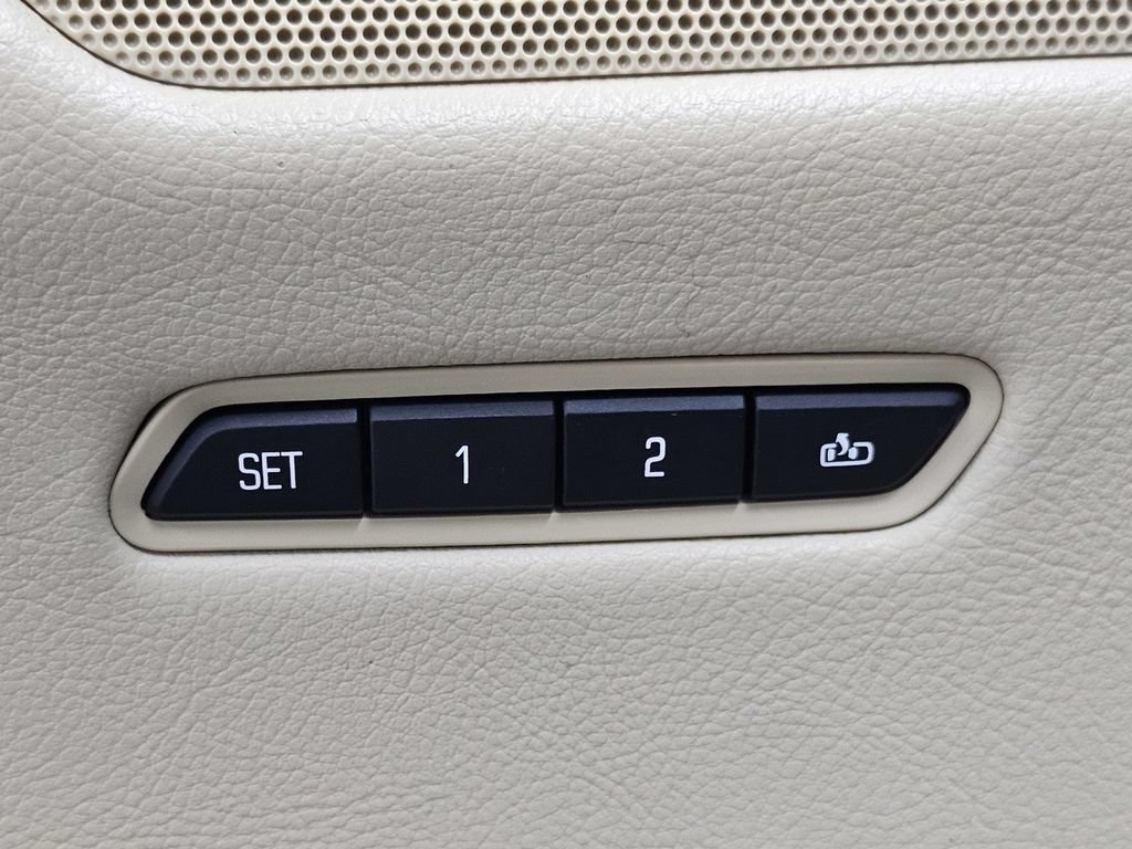 Certified 2017 Cadillac XT5 Premium Luxury w/ Advanced Security Package AWD/4WD image 37