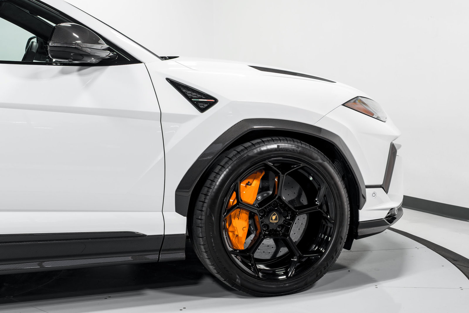 Used 2024 Lamborghini Urus Performante AWD/4WD image 52