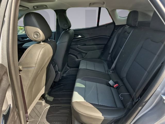 Used 2026 Chevrolet Trax LT w/ Sunroof Package image 16