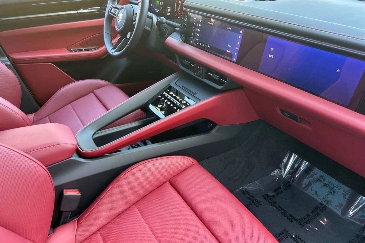 New 2025 Porsche Macan 4S Electric image 48