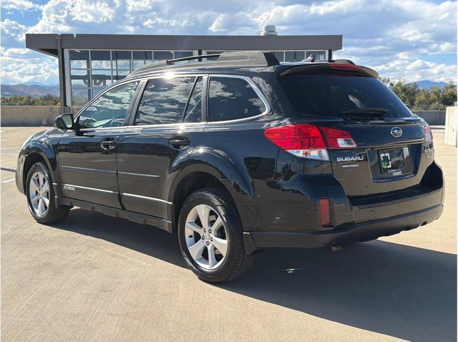Used 2014 Subaru Outback 3.6R Limited w/ Moonroof Package AWD/4WD image 6
