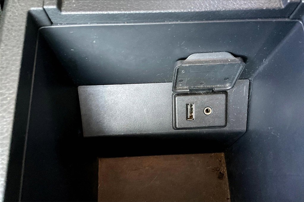 Used 2016 Nissan Sentra SV image 32