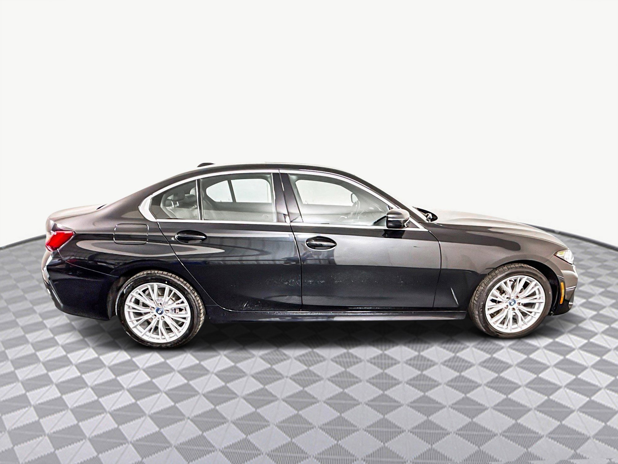 Used 2024 BMW 330e image 11