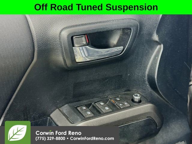 Used 2016 Toyota Tacoma TRD Off-Road w/ Premium & Technology Package AWD/4WD image 17