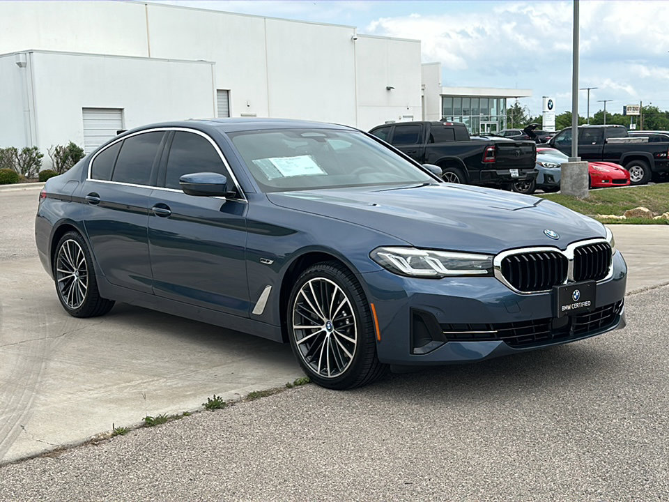 Certified 2023 BMW 530e xDrive w/ Premium Package image 10