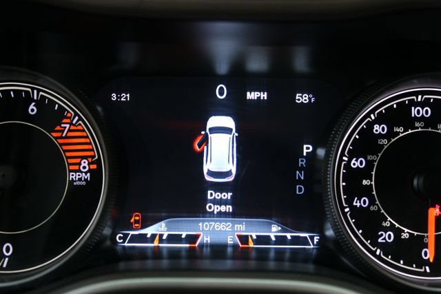 Used 2017 Jeep Cherokee Limited w/ Luxury Group AWD/4WD image 24