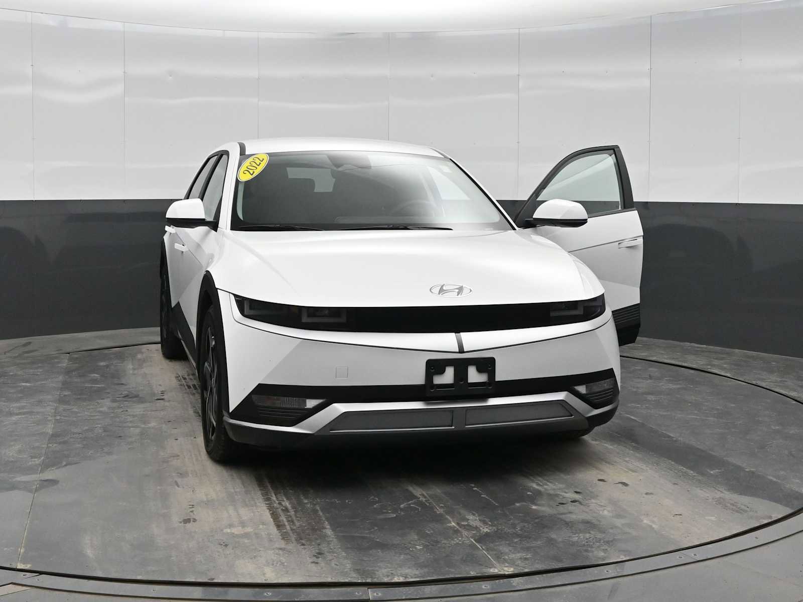 Used 2022 Hyundai Ioniq 5 SE w/ Cargo Package video 2