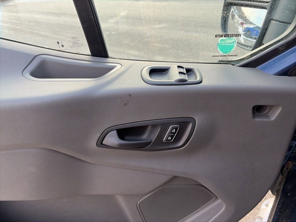 Used 2022 Ford Transit 250 Low Roof AWD image 11