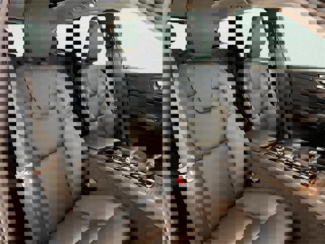 Used 2021 Volvo XC60 T5 Momentum w/ Premium Package image 16