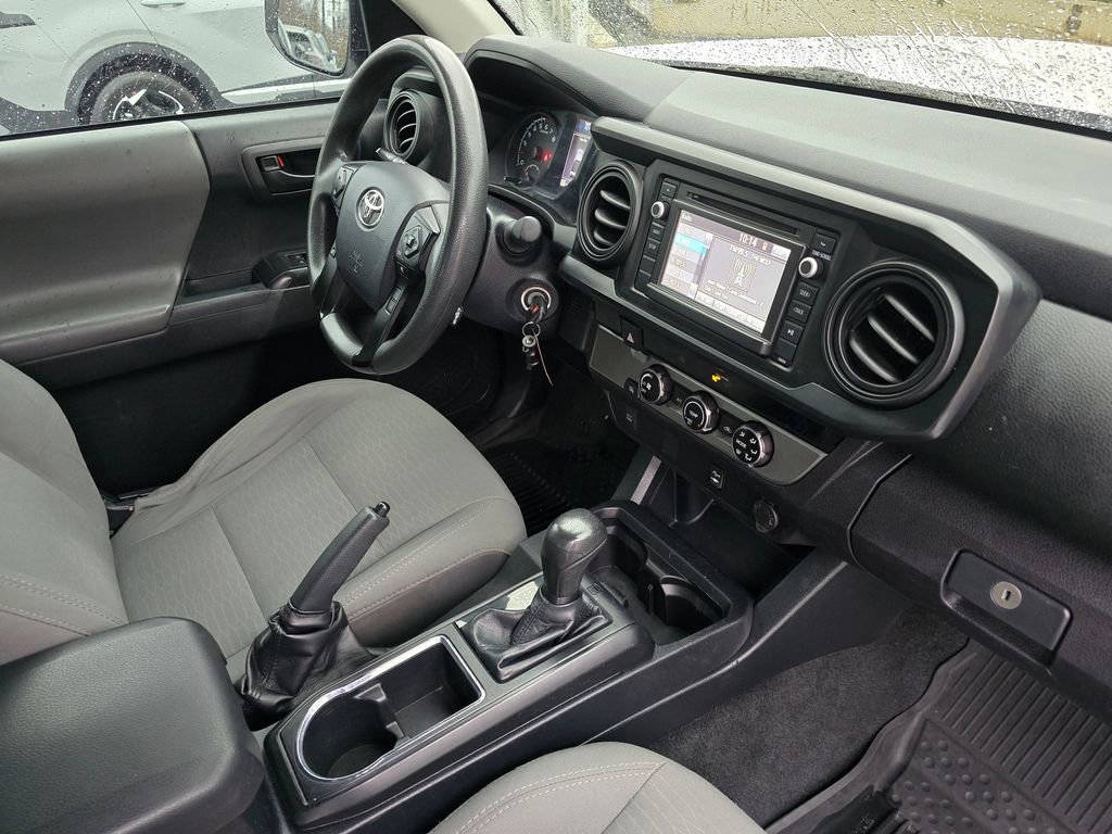 Used 2018 Toyota Tacoma SR image 10