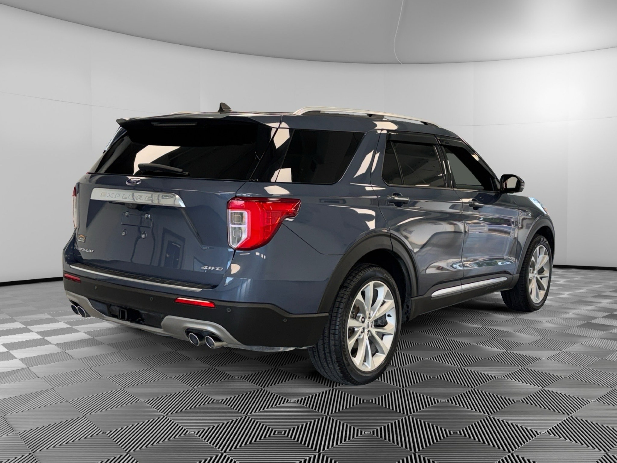Used 2021 Ford Explorer Platinum w/ Equipment Group 601A AWD/4WD image 8