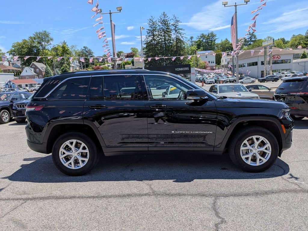 Used 2023 Jeep Grand Cherokee Limited AWD/4WD image 5