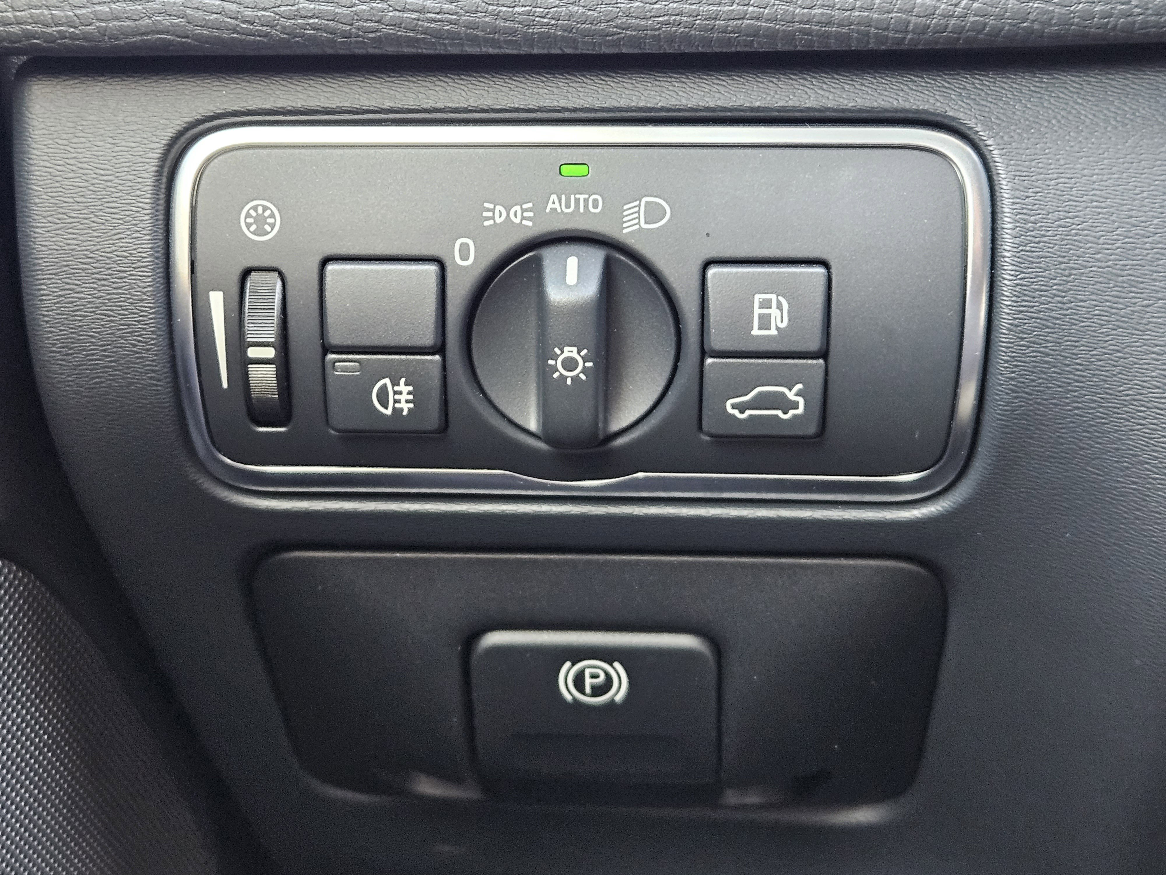 Used 2016 Volvo XC60 T5 Premier image 24