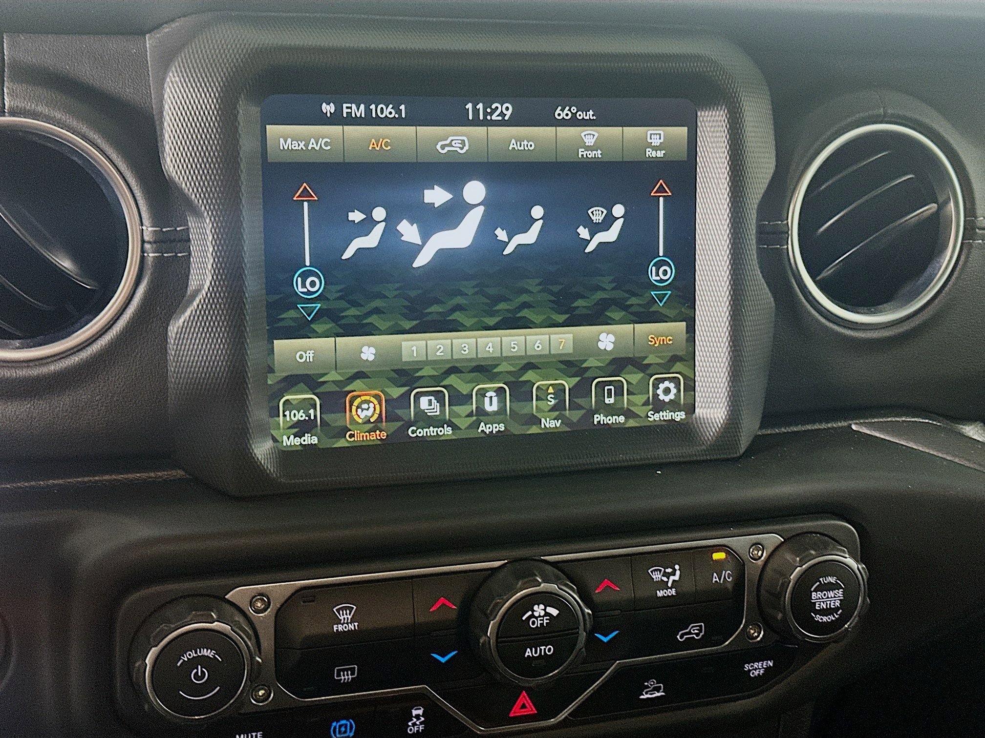 Used 2022 Jeep Wrangler Sahara image 23