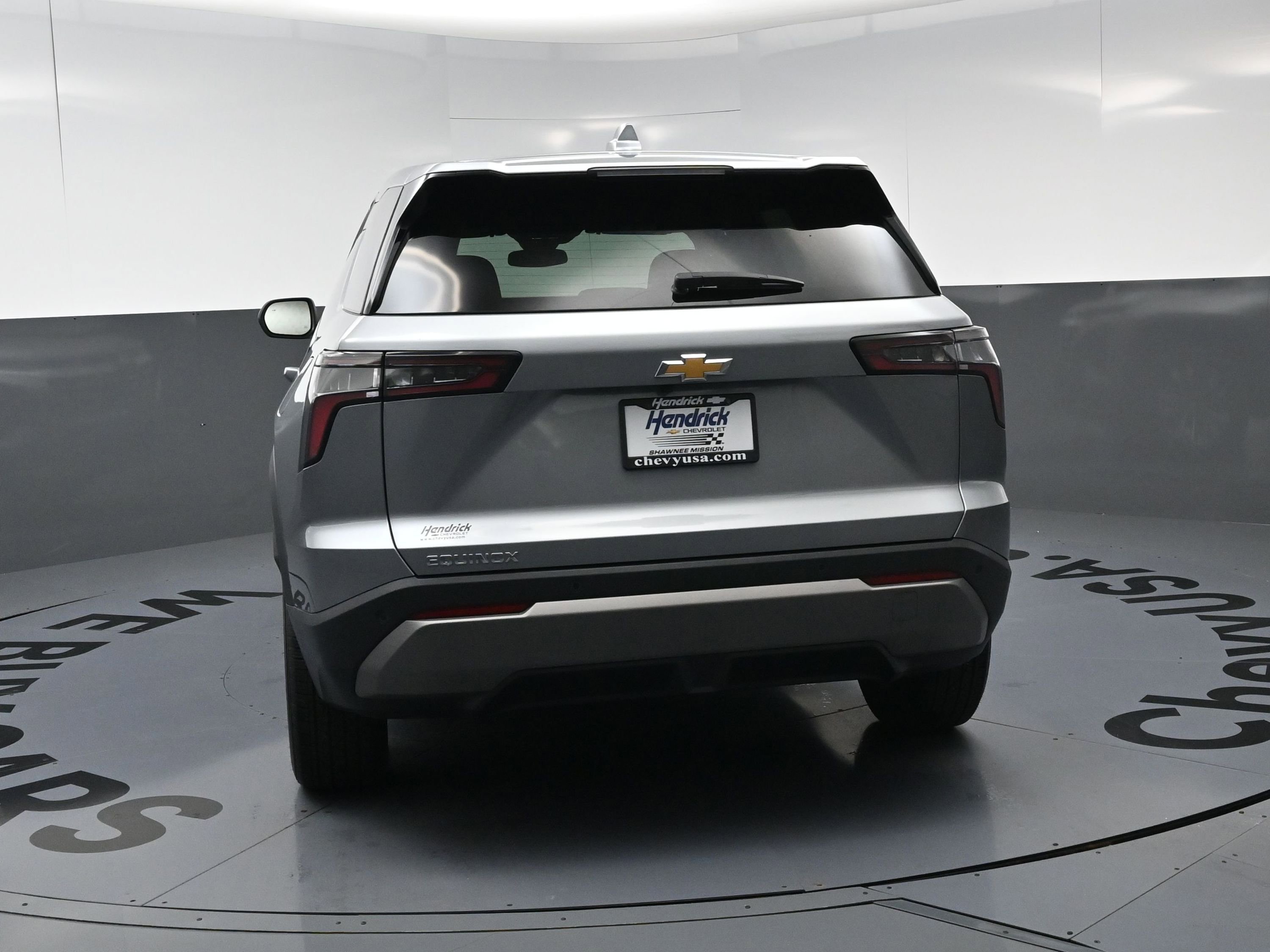 Used 2026 Chevrolet Equinox LT FWD image 8