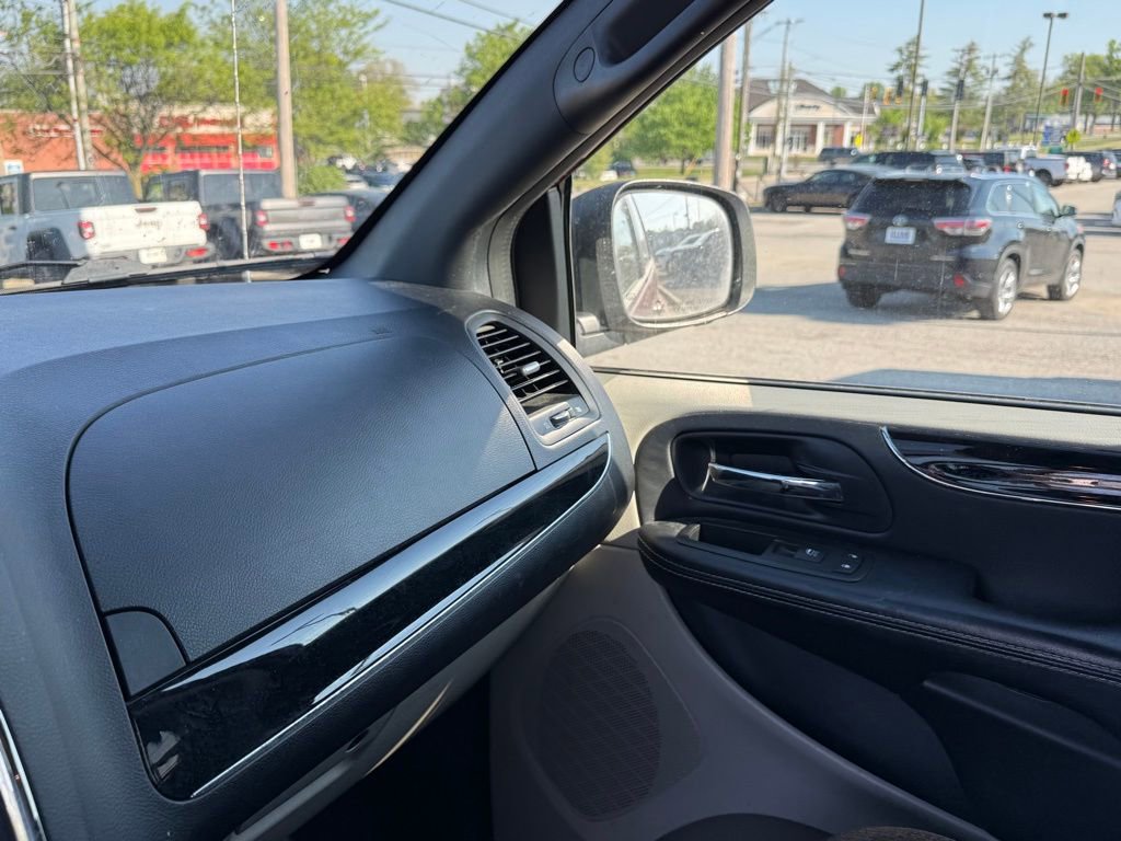 Used 2014 Dodge Grand Caravan SE image 21