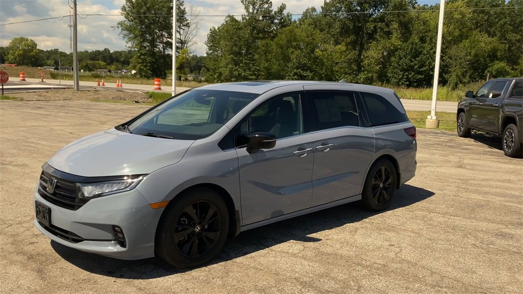 Used 2023 Honda Odyssey Sport image 4