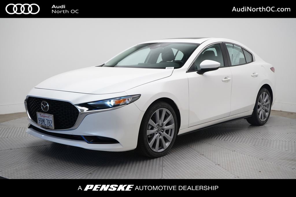 Used 2022 MAZDA MAZDA3 s FWD image 1