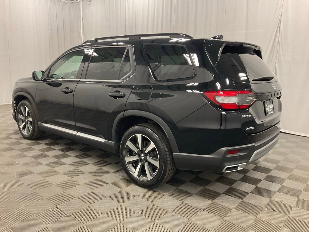 Used 2023 Honda Pilot Touring image 7