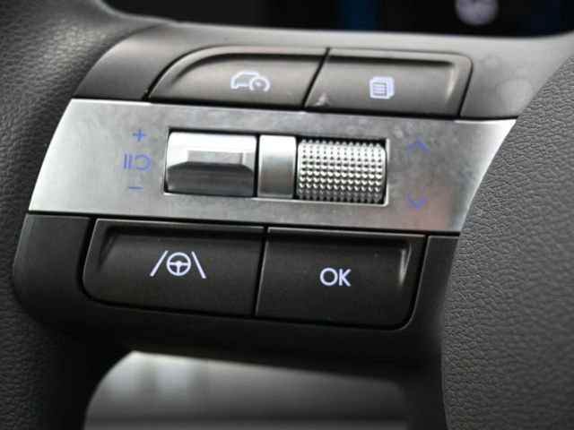 Used 2025 Hyundai Kona SE image 18